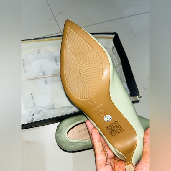 Women mint color solid pumps (heels) - SIZE- UK-7, EUR-40 - Picture 11 of 13
